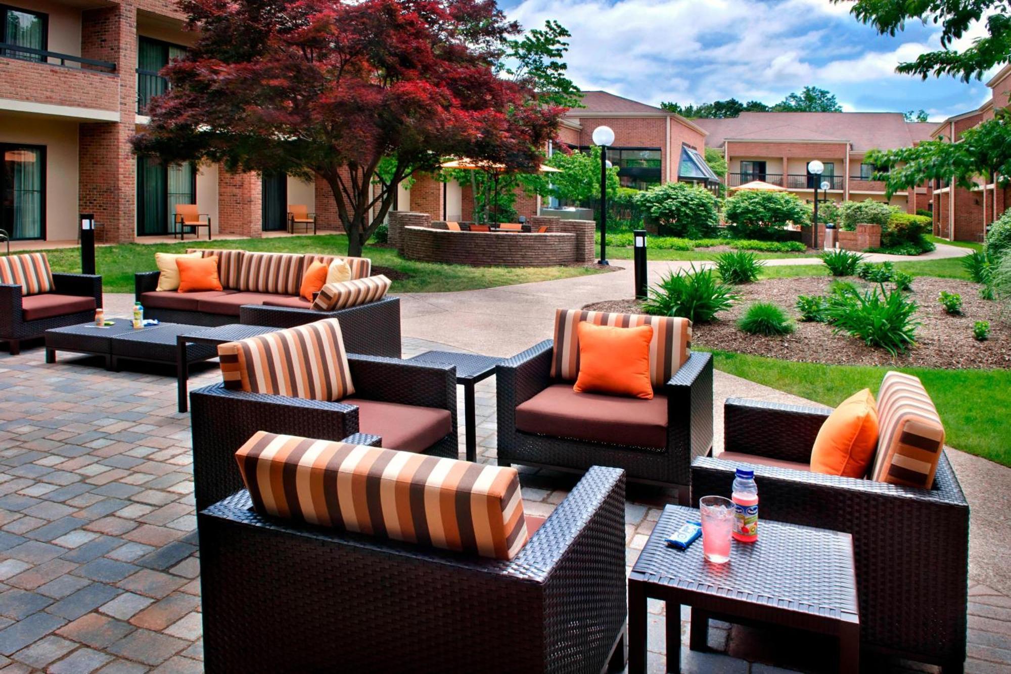 Courtyard By Marriott Hartford Windsor Airport Hotel Kültér fotó