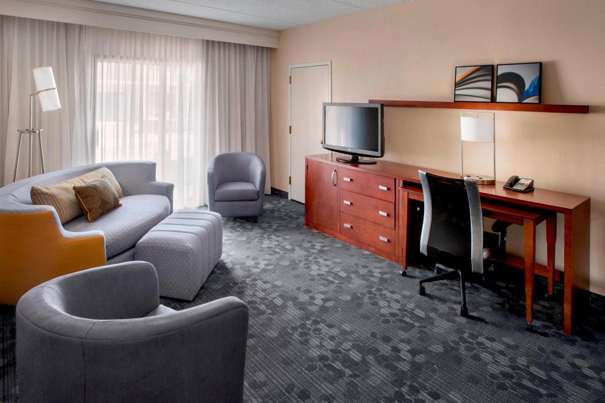 Courtyard By Marriott Hartford Windsor Airport Hotel Kültér fotó